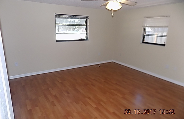 3 beds, 2 baths, $1,650