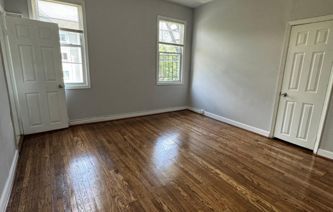 1 bed, 1 bath, $1,150, Unit 3508 Clifton Ave Unit B2