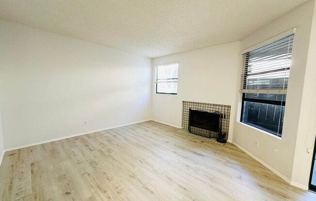 Ground floor remodeled 2/2 in the heart of UTC!