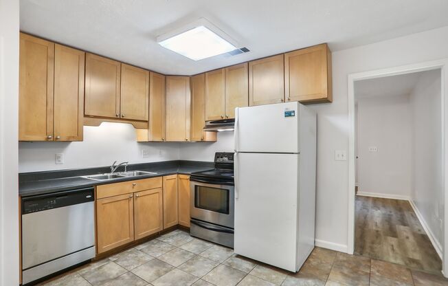 2 beds, 1 bath, $1,575, Unit Unit A