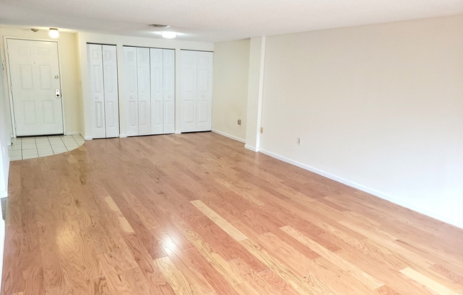 1 bed, 1 bath, 844 sqft, $2,400, Unit 207