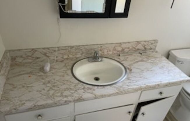 2 beds, 1 bath, $2,245, Unit B