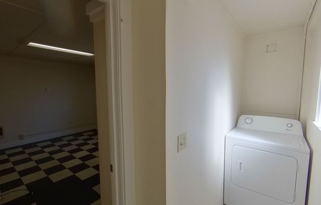 2 beds, 1 bath, $1,450