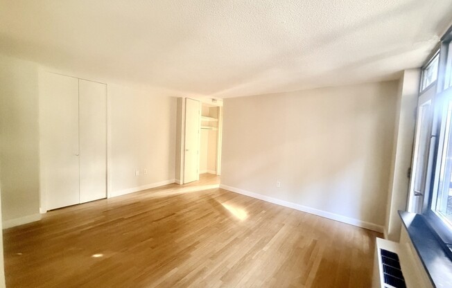 1 bed, 1 bath, 527 sqft, $2,000, Unit 10