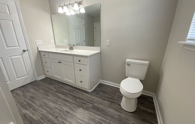 1 bed, 1 bath, 871 sqft, $1,450, Unit 2758-4 Pearl Remodel