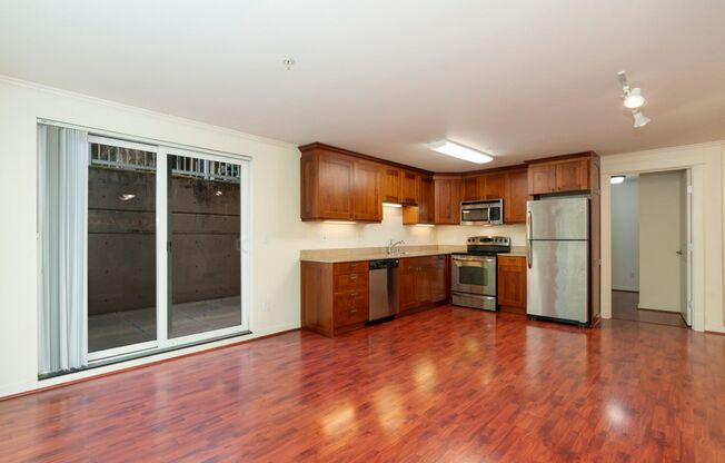 2 beds, 2 baths, 856 sqft, $2,750, Unit #201