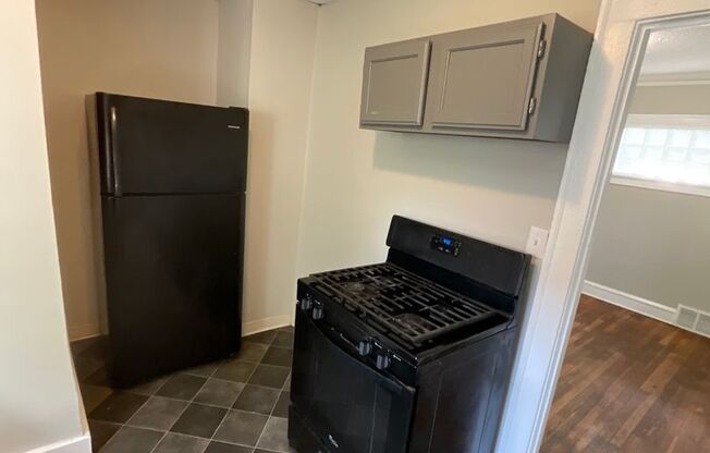 2 beds, 1 bath, $1,150