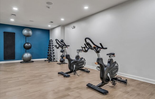 the gym at the flats at big tex apartments
