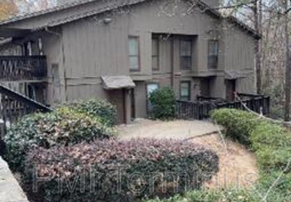 2307 CUMBERLAND CT SE