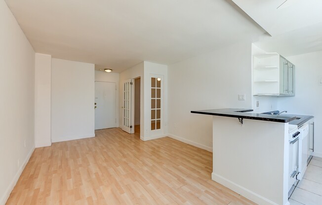 Updated & Bright Junior One Bedroom at River Place North