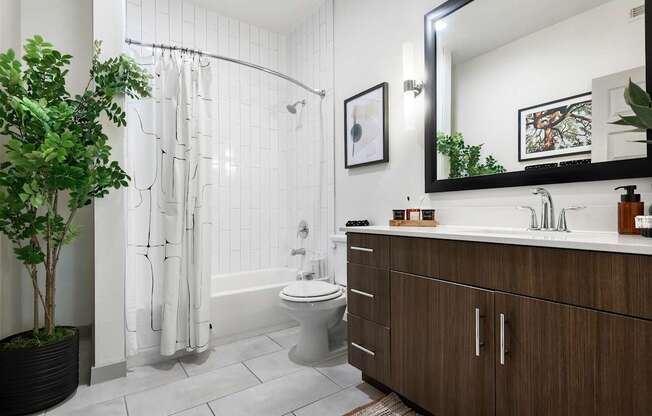Ensuite Bathroom with Large Tub and Ample Counter Space