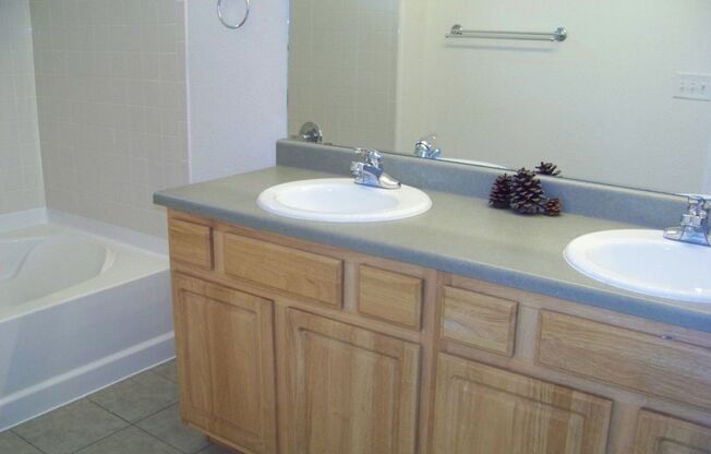 Townhome, centrally located in Fort Collins.