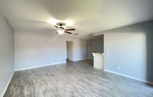 2 Bed / 2 Bathroom w/ Laundry & A/C in unit