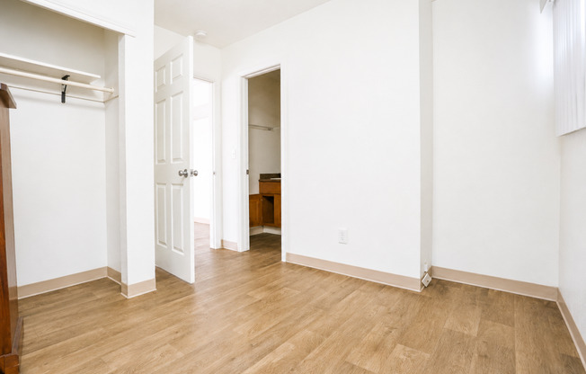 3 beds, 1.5 baths, 930 sqft, $1,995, Unit 36