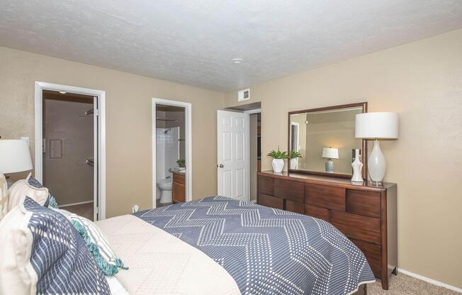 2 beds, 2 baths, 975 sqft, $1,330