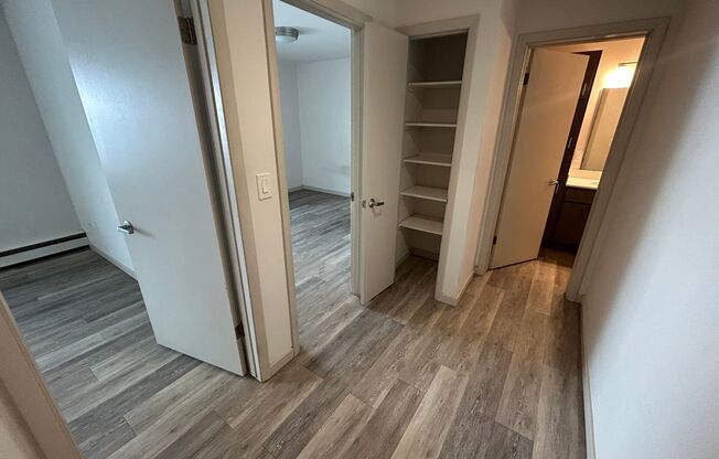 2 beds, 1 bath, $1,350, Unit 115