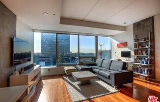 1 bed, 1 bath, 970 sqft, $2,700, Unit 707