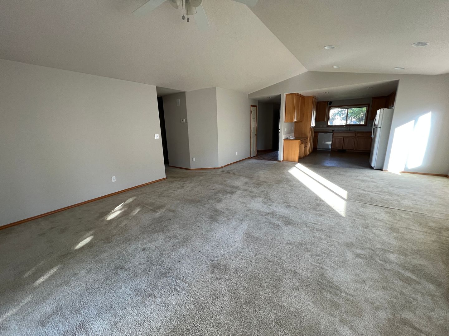 Spacious single level on large lot in Redmond!