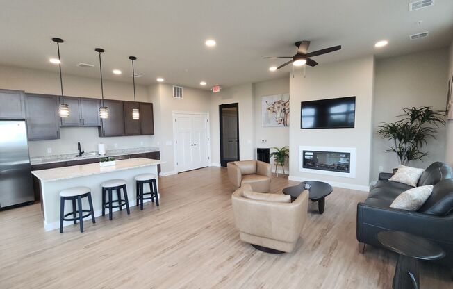 Studio, 1 bath, 545 sqft, $1,195, Unit 880-214