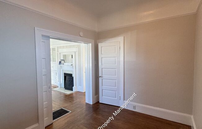 2 beds, 1 bath, $3,095