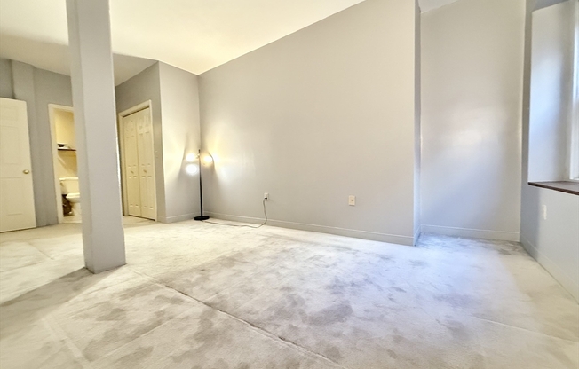 2 beds, 1 bath, 939 sqft, $2,200, Unit 216