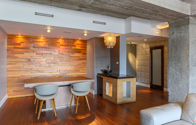 1 bed, 1.5 baths, 1,009 sqft, $3,990, Unit 1112