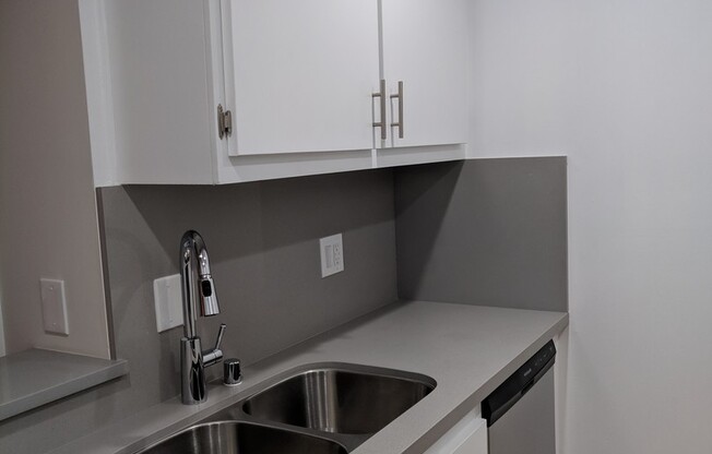 Canyon Apts - Canyon Lodge Apts, LP
