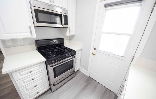 1 bed, 1 bath, $2,895, Unit 546-1