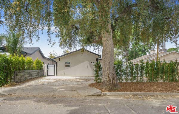 6835 YOLANDA AVE