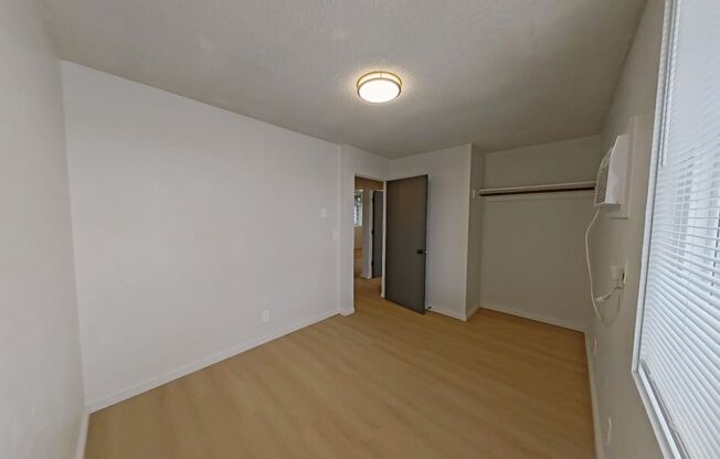 2 beds, 1 bath, 647 sqft, $1,600, Unit 27B