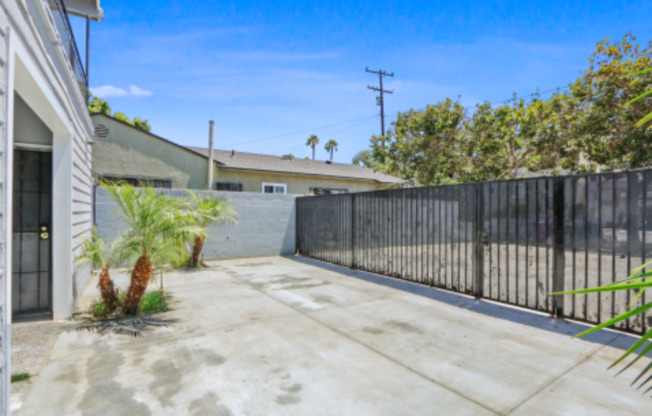 1337 E S ST