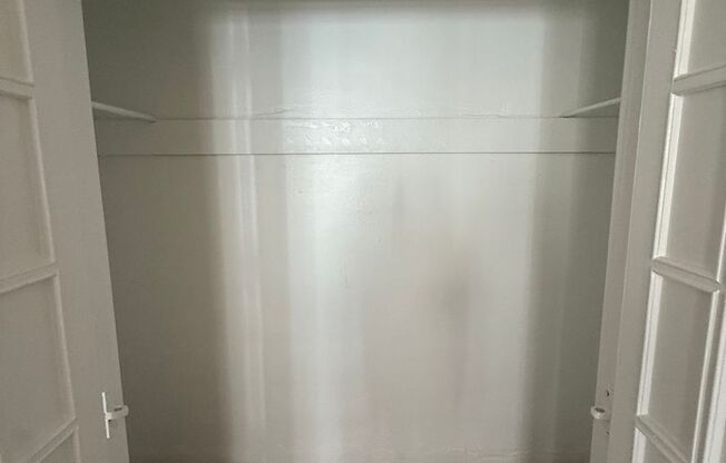 Studio, 1 bath, 308 sqft, $1,175, Unit Bayard Manor 301