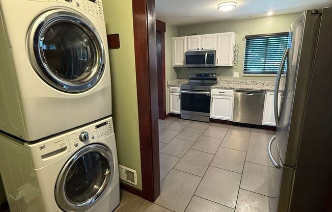 2 bedroom / 1 bath Mid-Century brick duplex in the Sunnyside