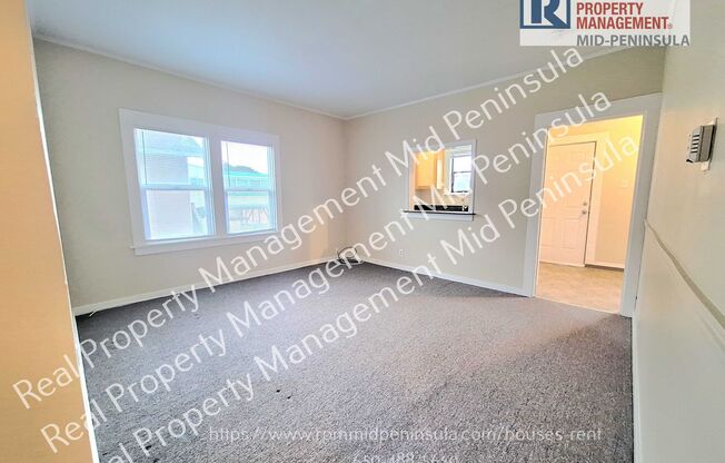 Quiet 1 Bedroom / 1 Bathroom on Top Floor of Convenient South San Francisco Neighborhood