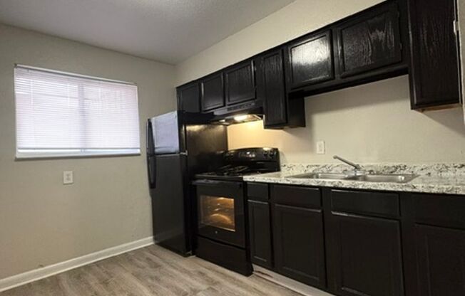 2 beds, 1 bath, 820 sqft, $1,075, Unit 412-I01