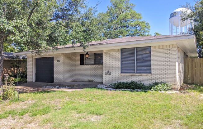 Cute 3 Bed, 1 Bath Home in Bryan for August 2025 Move In