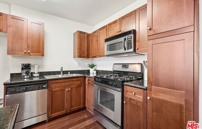 2 beds, 2 baths, 1,186 sqft, $3,600, Unit 440