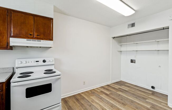 2 beds, 1 bath, 900 sqft, $1,029, Unit 4209-4