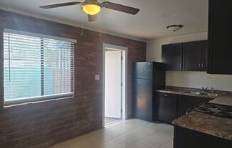 MOVE-IN SPECIAL - 2 Bedroom, 1 Bath in Tempe! Private Backyard! Close to ASU!