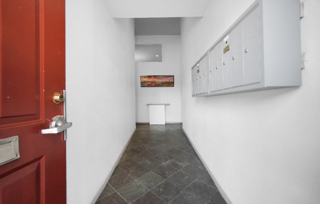 1092 CALCOT PL