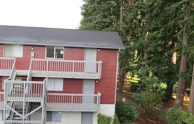 Highway Place | Affordable Comfort Near Boeing & Evergreen Way