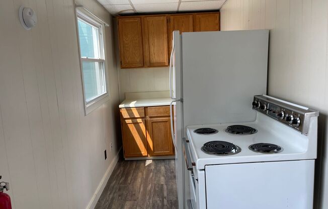 2 beds, 1 bath, $950, Unit Unit 2