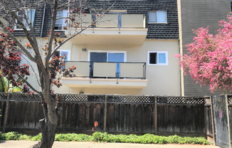 3050 LOS PRADOS ST