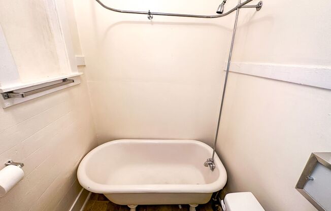 Studio, 1 bath, 326 sqft, $1,395, Unit 03