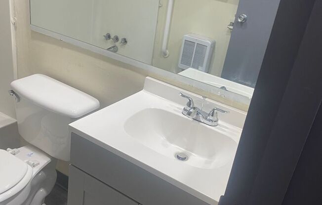 1 bed, 1 bath, 760 sqft, $1,025, Unit 129S