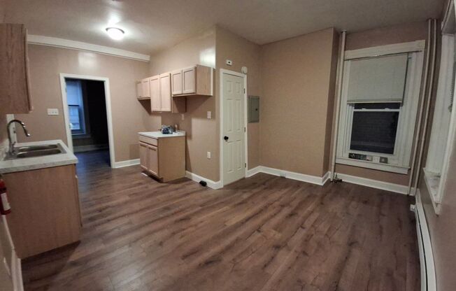 1 bed, 1 bath, $800, Unit Unit 1