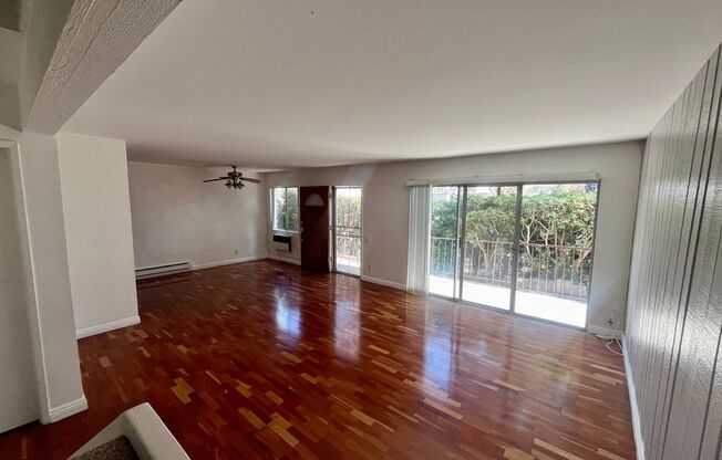 382 Miraleste Drive