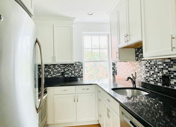 1 bed, 1 bath, 673 sqft, $3,350, Unit 39