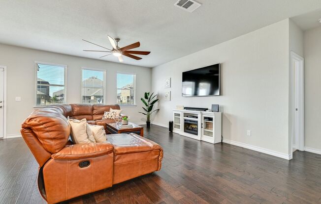 1349 EAGLE RAY ST