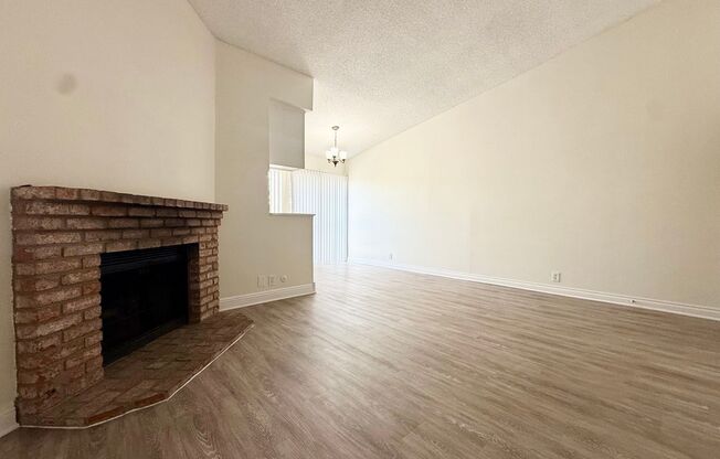 2 Bedroom 2 bath Condo with Garage! (Normal Heights)